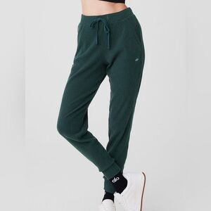 Alo Yoga Small Muse Sweatpants in Midnight Green